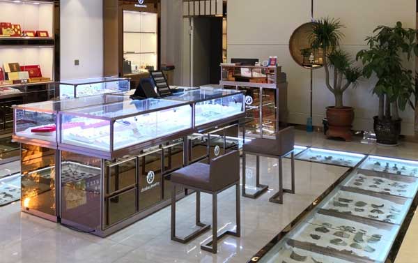 精品展柜設(shè)計兩大要求 精品展柜設(shè)計兩大要求