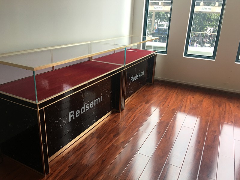 玻璃展柜 精品展柜 鴻鈦展柜廠 玻璃展柜 精品展柜 鴻鈦展柜廠