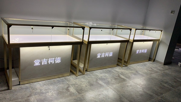 鴻鈦珠寶展柜廠家,玻璃珠寶展柜,定制珠寶展柜 鴻鈦珠寶展柜廠家,玻璃珠寶展柜,定制珠寶展柜