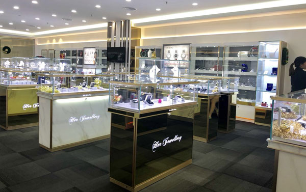 定制精品展柜要找對廠家,不僅品質(zhì)好,關(guān)鍵價格優(yōu)惠 定制精品展柜要找對廠家,不僅品質(zhì)好,關(guān)鍵價格優(yōu)惠