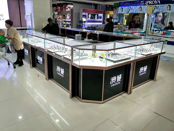 鴻鈦玻璃手表展柜,定制鴻鈦玻璃展柜,鴻鈦玻璃展柜,玻璃手表展示柜 鴻鈦玻璃手表展柜,定制鴻鈦玻璃展柜,鴻鈦玻璃展柜,玻璃手表展示柜