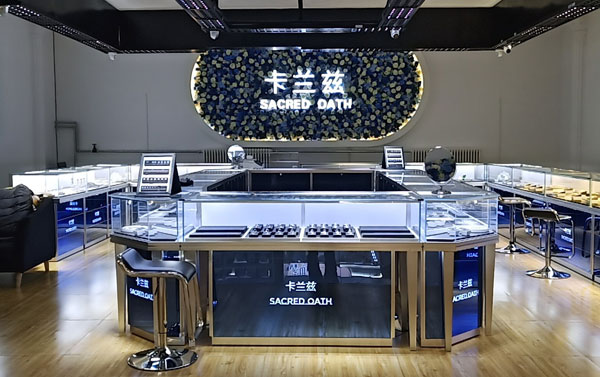 商場(chǎng)珠寶展柜定做三大需求 商場(chǎng)珠寶展柜定做三大需求