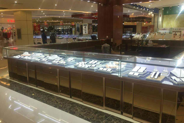 珠寶柜臺展柜設計一定要多對比 珠寶柜臺展柜設計一定要多對比