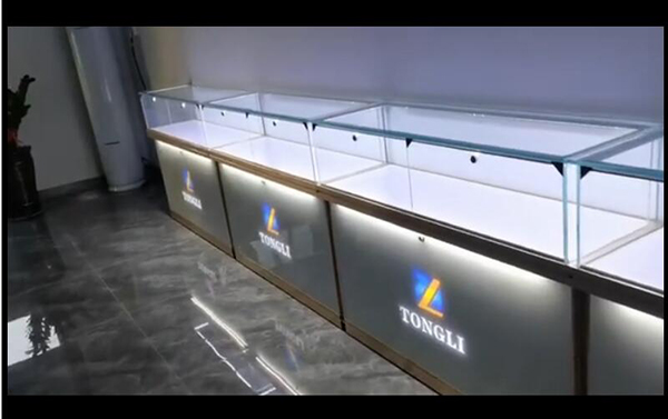 別折騰了，網上就能定制珠寶展示柜臺